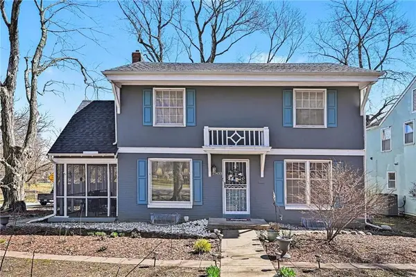 7903 Holmes Road, Kansas City, MO 64131