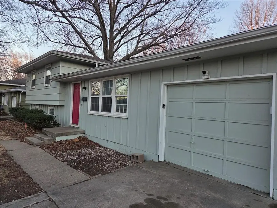 8219 E 85th Street, Raytown, MO 64138 - #2