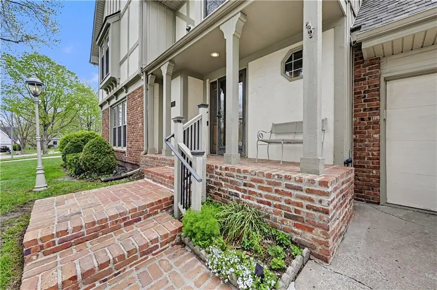 6609 N London Drive, Kansas City, MO 64151 - #2