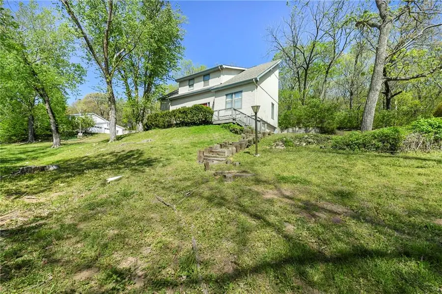 2201 Sunset Court, Leavenworth, KS 66048 - #3