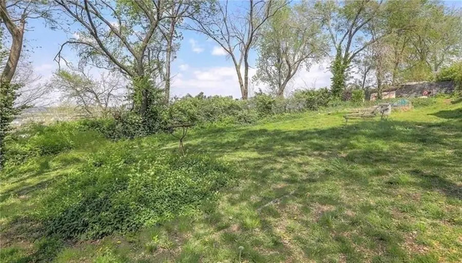 1322 W 21st Street, Kansas City, MO 64108 - #3