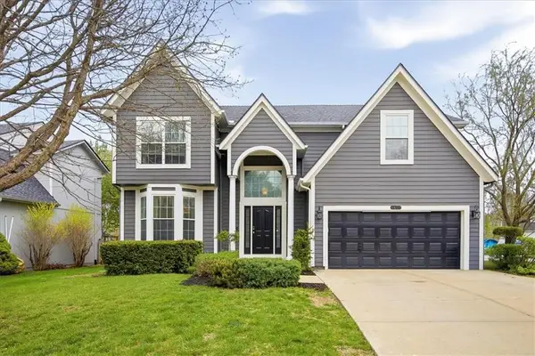 4439 Meadow View Drive, Shawnee, KS 66226