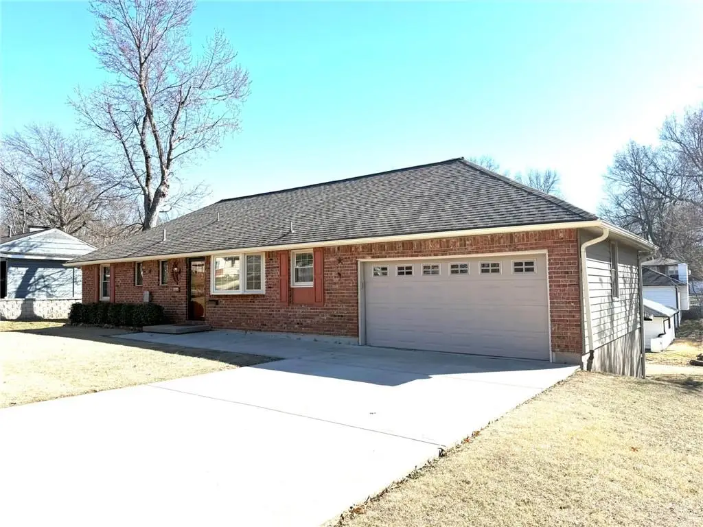 11703 E 48th Street, Kansas City, MO 64133 - #1