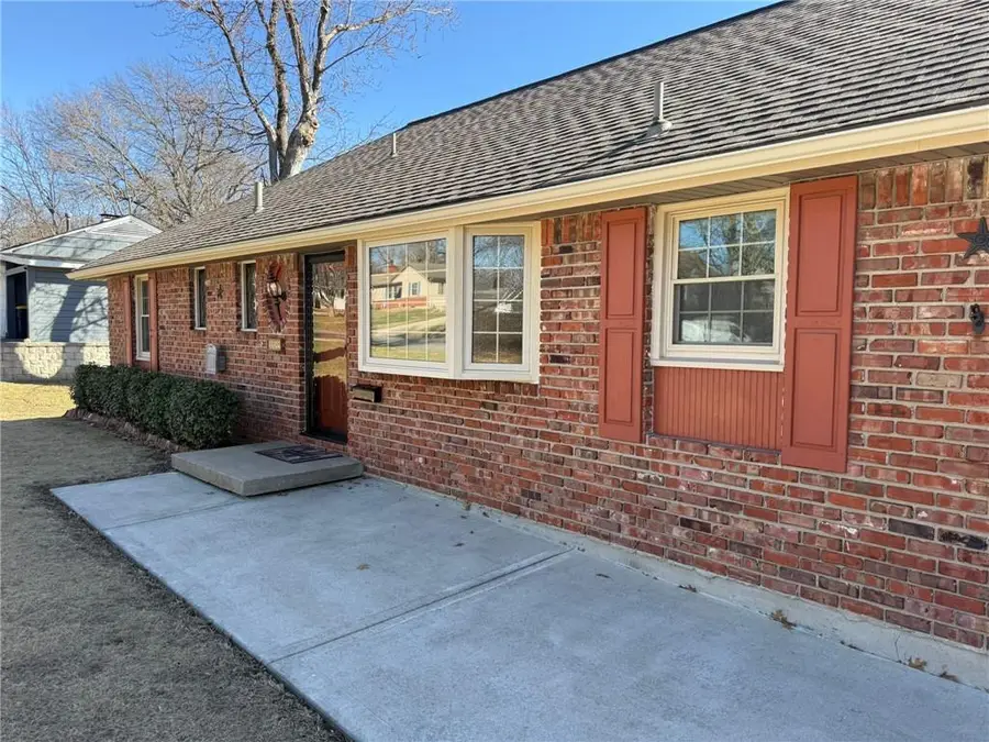 11703 E 48th Street, Kansas City, MO 64133 - #3