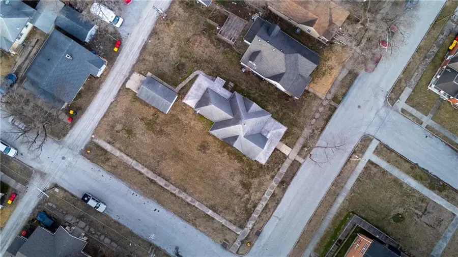 608 Park Avenue, Excelsior Springs, MO 64024 - #3