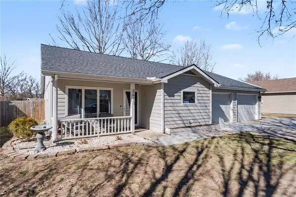 2613 Mayfair Drive, Lawrence, KS 66046