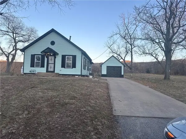 519 S Carlisle Drive, Sugar Creek, MO 64054