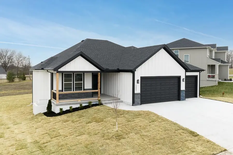 2807 Stone Creek Avenue, Tonganoxie, KS 66086 - #3