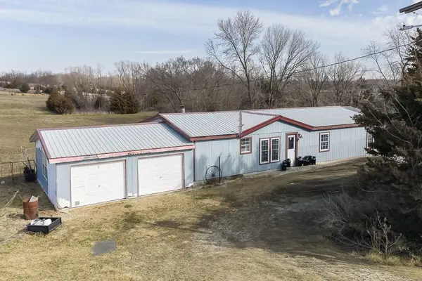 18826 54th Street, McLouth, KS 66054
