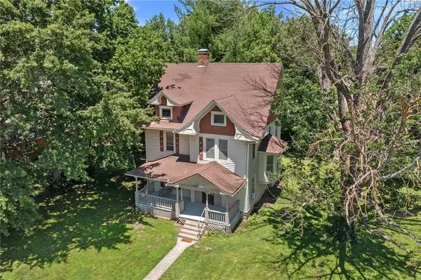 602 W Walnut Street, Grain Valley, MO 64029