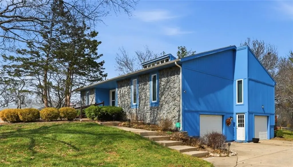 1208 SW 23rd Street, Blue Springs, MO 64015 - #1