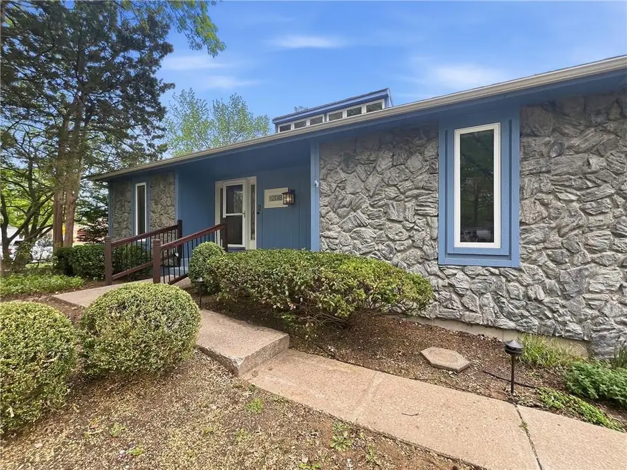 1208 SW 23rd Street, Blue Springs, MO 64015 - #2