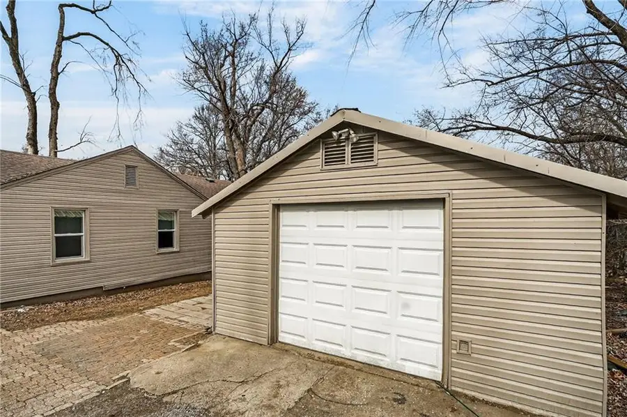 10402 E Kentucky Road, Independence, MO 64053 - #3