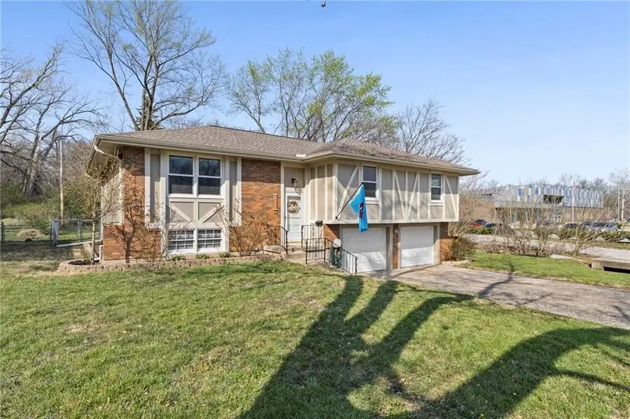 116 E 98th Street, Kansas City, MO 64114 - #3