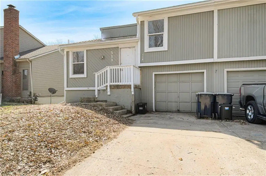 511 E 97th Terrace, Kansas City, MO 64131 - #2