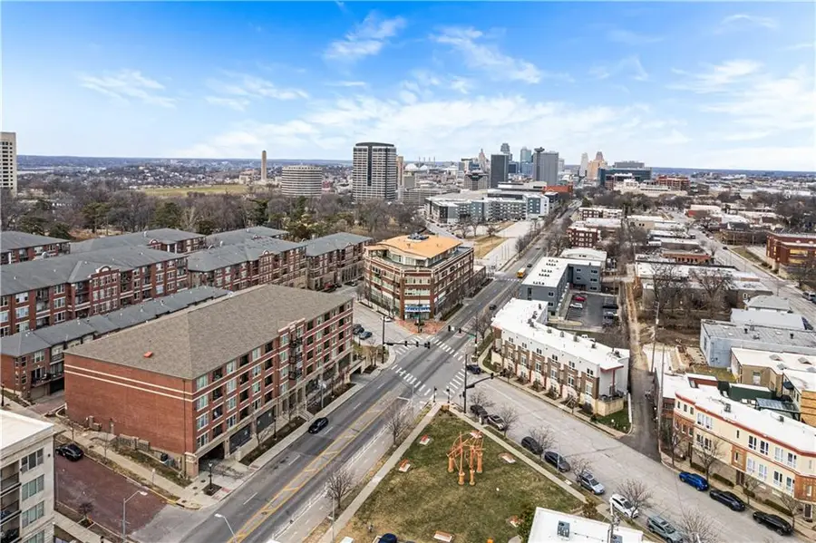 2929 Mcgee Trafficway #305, Kansas City, MO 64108 - #3