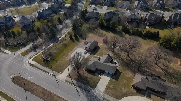 15590 Antioch Road, Overland Park, KS 66221