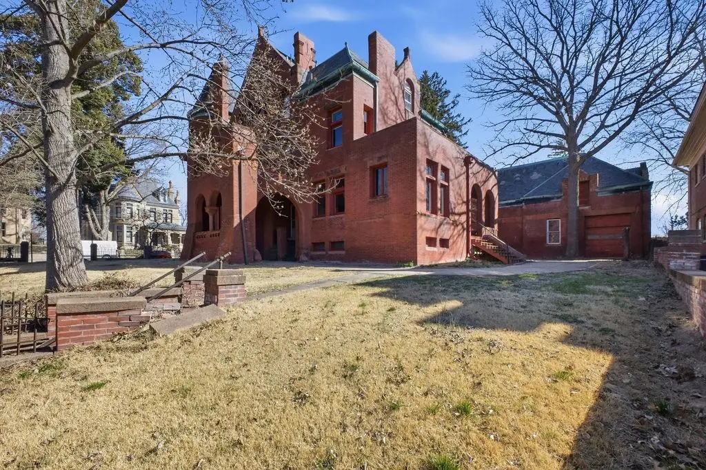 802 Hall Street, Saint Joseph, MO 64501 - #1