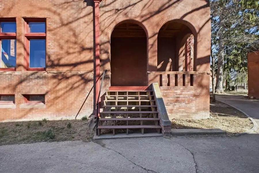 802 Hall Street, Saint Joseph, MO 64501 - #2