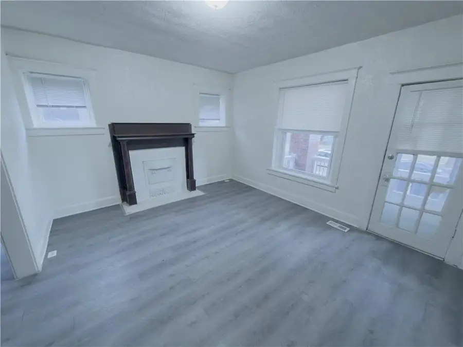 3206 E 11 Th Street, Kansas City, MO 64127 - #2
