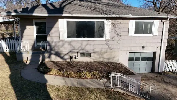 1519 S 39th Street, St Joseph, MO 64507