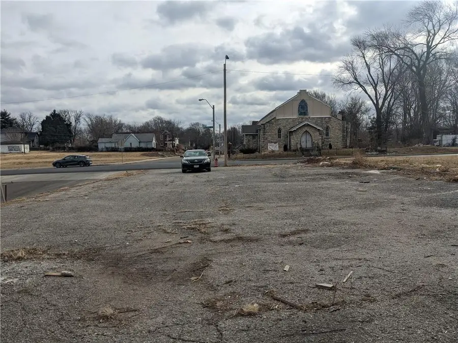 700 Prospect Avenue, Kansas City, MO 64124 - #2