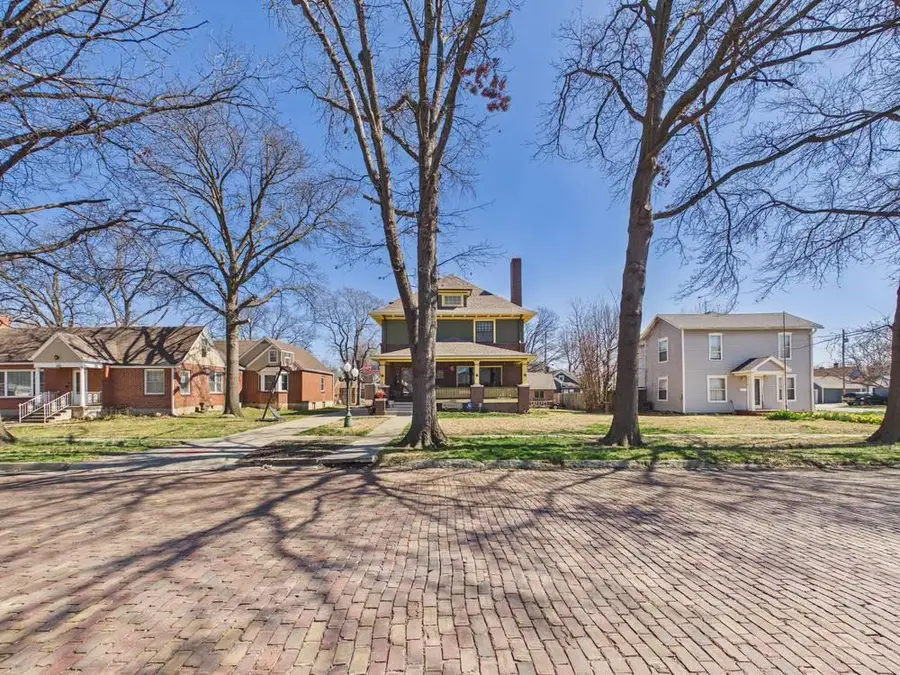 517 S Eddy Street, Fort Scott, KS 66701 - #2