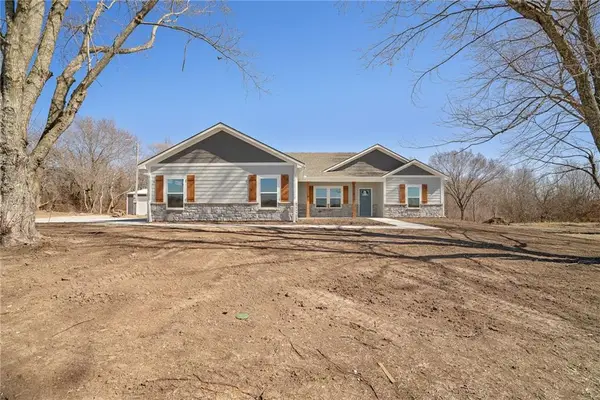 1108 Oo Highway, Odessa, MO 64076