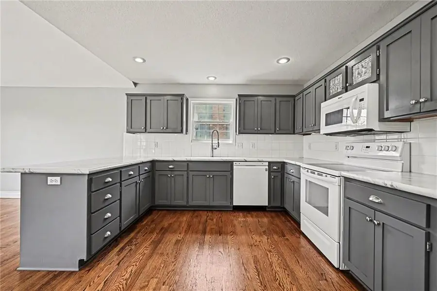 4419 N 123rd Terrace, Kansas City, KS 66109 - #3