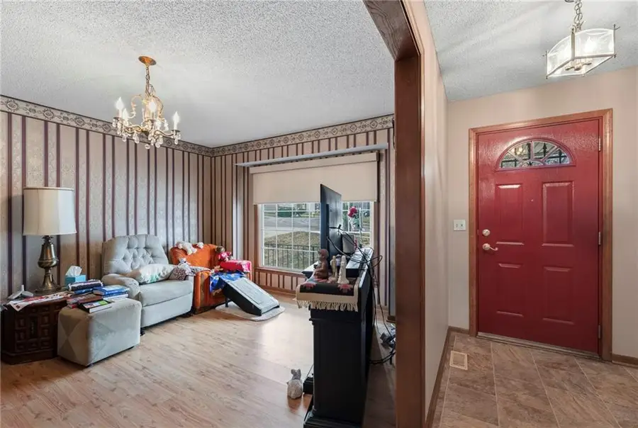 8117 Woodstone Street, Lenexa, KS 66219 - #3