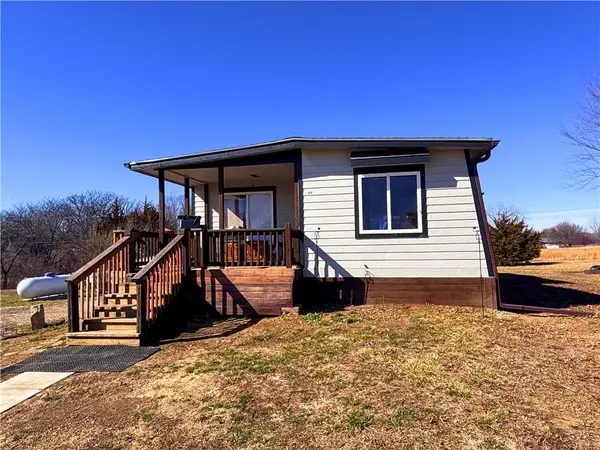 8497 Mockingbird Lane, Ozawkie, KS 66070