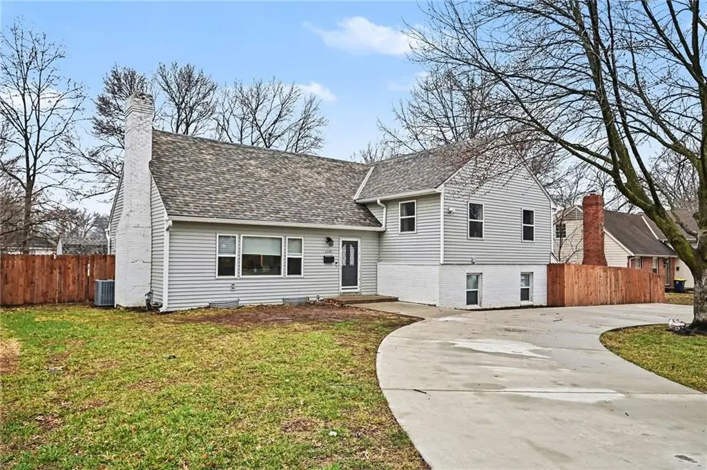 4209 Grandview Road, Kansas City, MO 64137 - #1