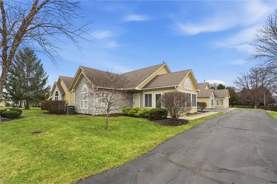 2061 W 139th Terrace, Leawood, KS 66224 - #3