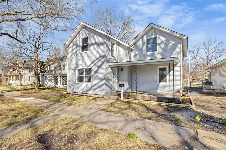 325 S Elm Street, Ottawa, KS 66067 - #2