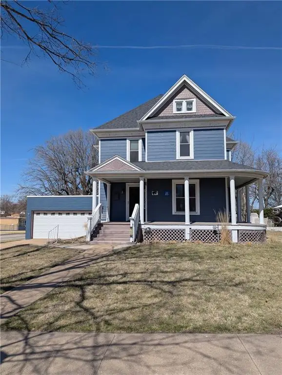 500 Miami Street, Hiawatha, KS 66434
