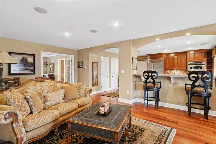 229 Ward Parkway #604B, Kansas City, MO 64112 - #3