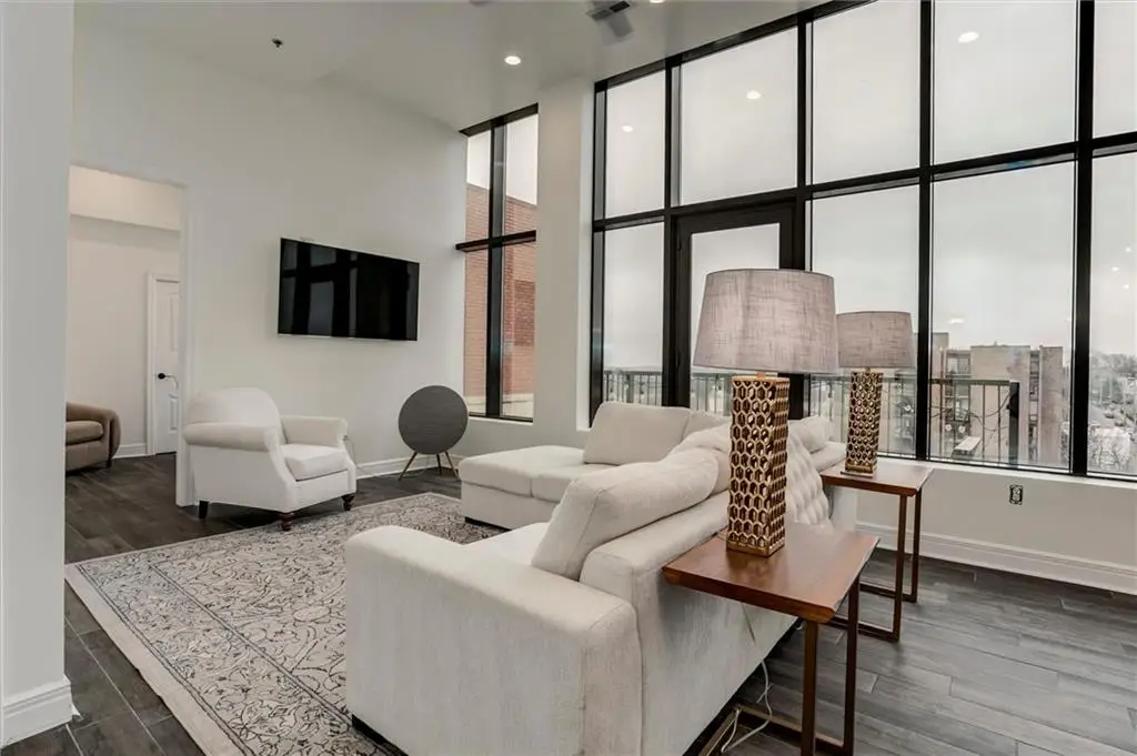 2940 Baltimore Avenue #1505, Kansas City, MO 64108 - #1