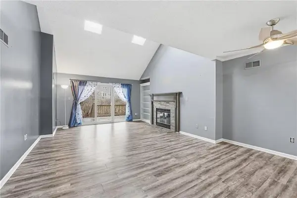 212 E Hansen Court, Independence, MO 64055