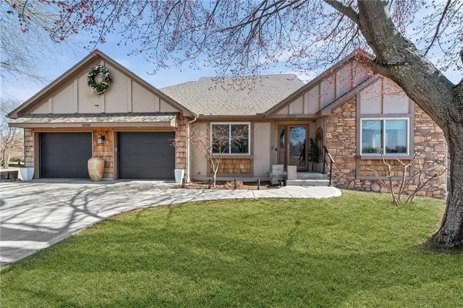 16152 150th Street, Bonner Springs, KS 66012 - #2