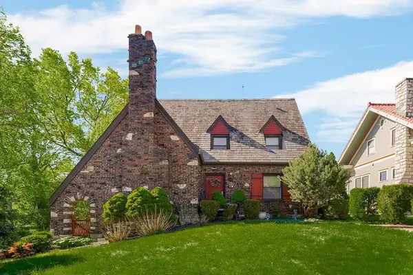 3921 Sunrise Drive, Kansas City, MO 64123