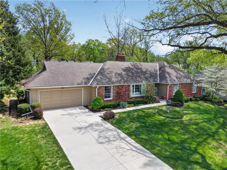 10011 Fontana Lane, Overland Park, KS 66207 - #2