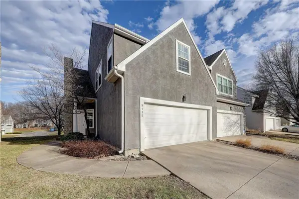 9106 Boehm Drive, Lenexa, KS 66219