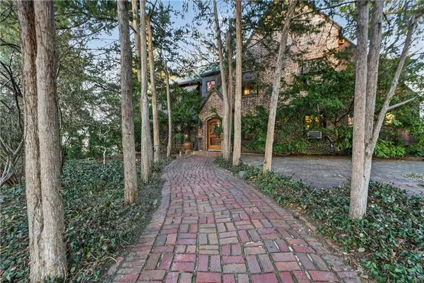 4929 Pennsylvania Street, Kansas City, MO 64112