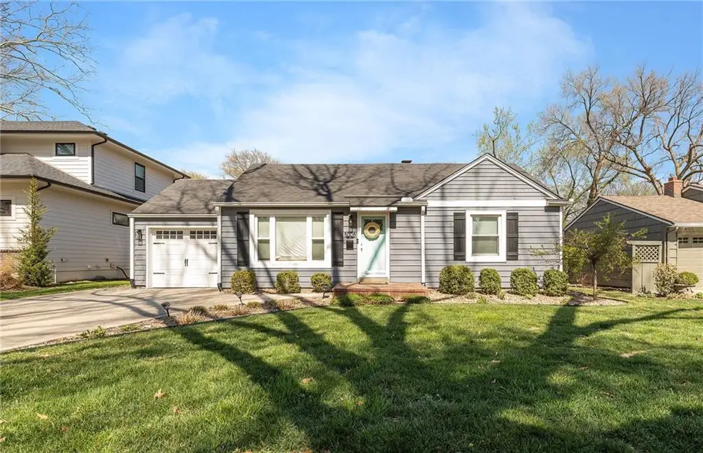 5006 W 72nd Terrace, Prairie Village, KS 66208 - #1