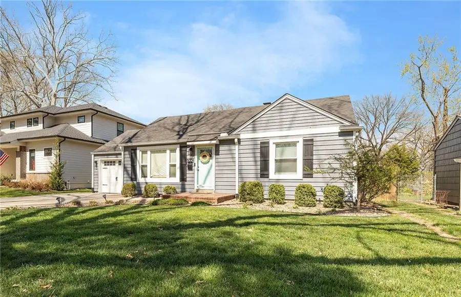 5006 W 72nd Terrace, Prairie Village, KS 66208 - #3