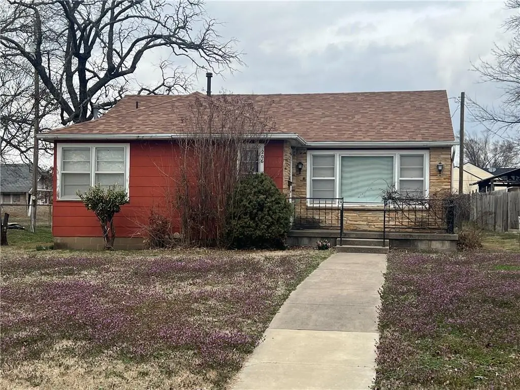 206 W Bradley Street, Sedan, KS 67361 - #1