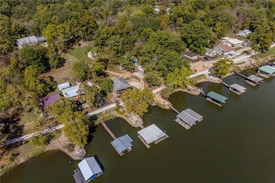 28253 W Cove Drive, Lincoln, MO 65338 - #2