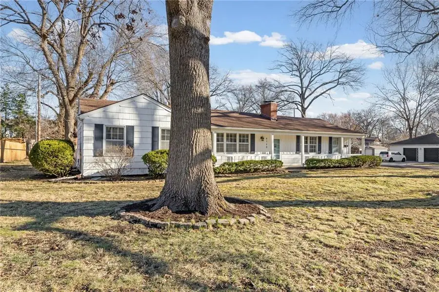 6102 W 67th Terrace, Overland Park, KS 66204 - #2