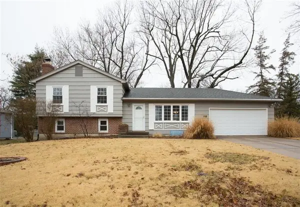 9706 Hayes Drive, Overland Park, KS 66212