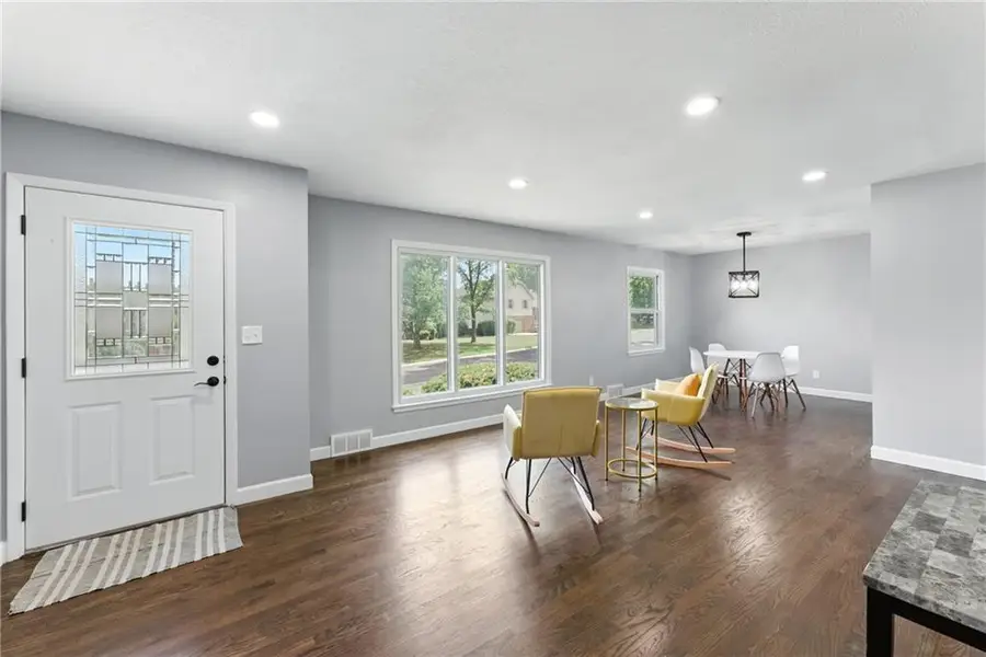 9916 Floyd Street, Overland Park, KS 66212 - #3